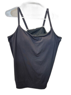 Black Under Armour Women's XL Athletic Tank Top